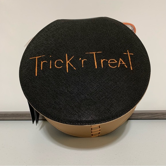 Loungefly Legendary Pictures Trick ‘r Treat Sam Pumpkin Crossbody Bag - Picture 10 of 11